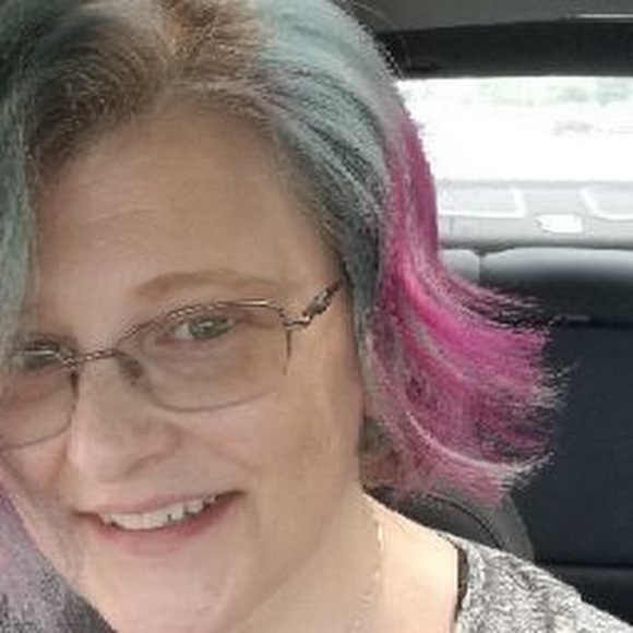 Meet your Posher, Christy - Picture 1 of 1